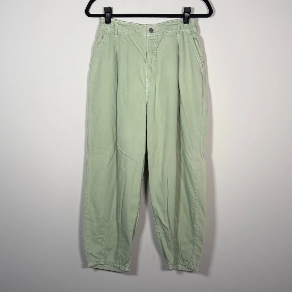 Pilcro The Breaker Mid-Rise Tapered Pull-On Jeans in Moss - 28 - Picture 4 of 6